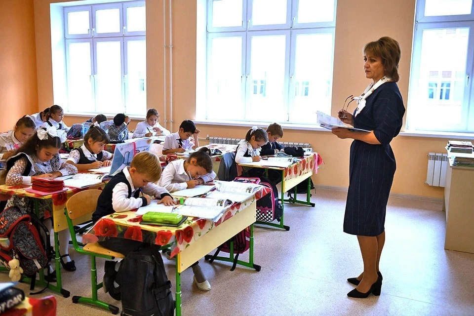 Кравцов: Минпросвещения сохранит часы на изучение родного языка первоклассниками
