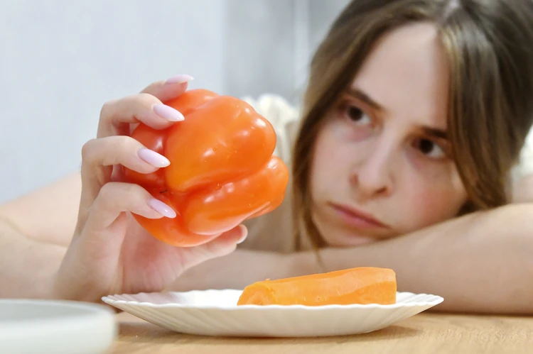 Что съесть вечером, чтобы выспаться и не набрать вес? Называем продукты, которые помогут лучше уснуть