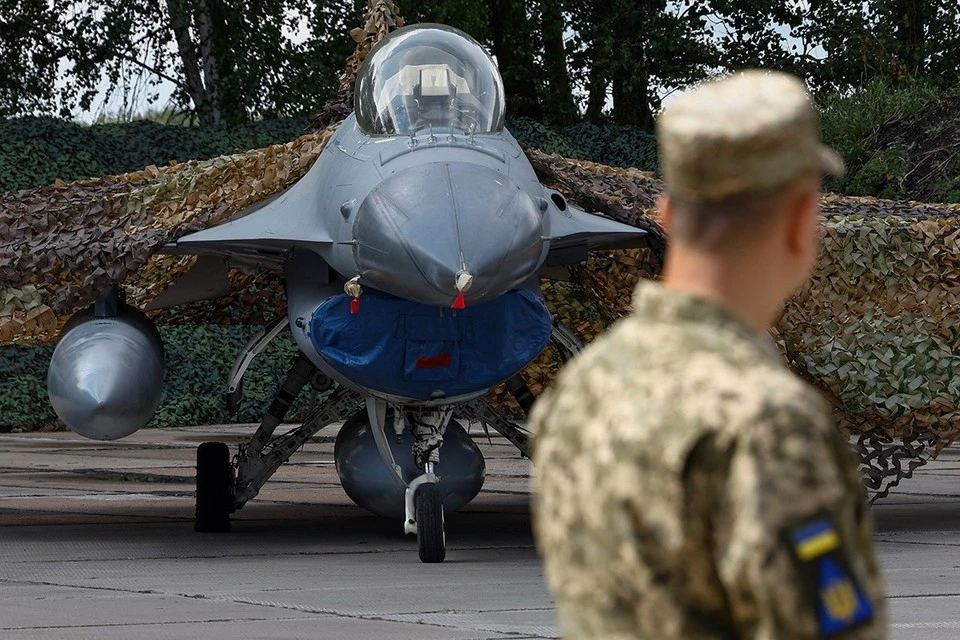 ВСУ начали возведение забетонированных и заглубленных укрытий для истребителей на аэродромах на западе страны