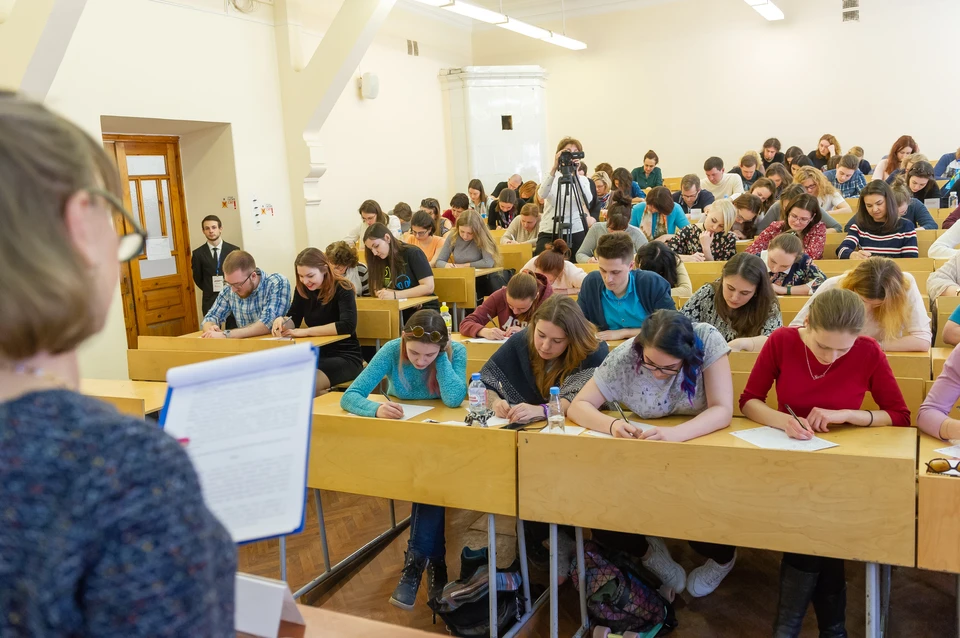 Вузы приняли 2,1 тысячи победителей и призеров олимпиад.