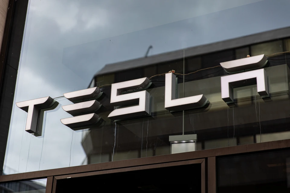 Bloomberg: Tesla завершает работу над суперкомпьютером Dojo и распускает команду