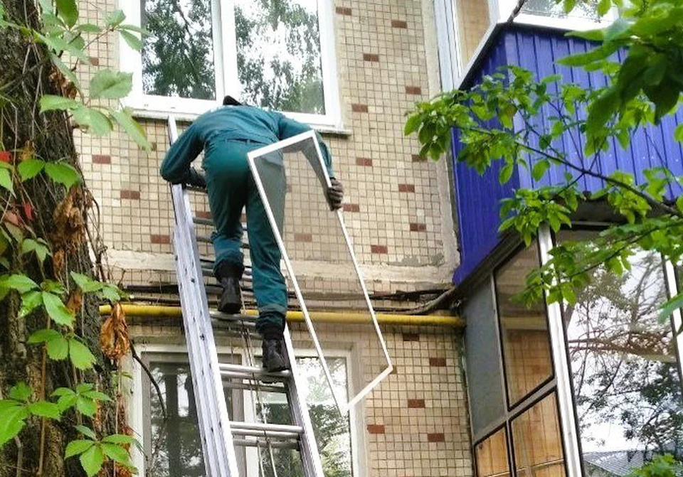 В Ульяновске пенсионерка за закрытыми дверями квартиры звала на помощь | ФОТО: Управление гражданской защиты Ульяновска