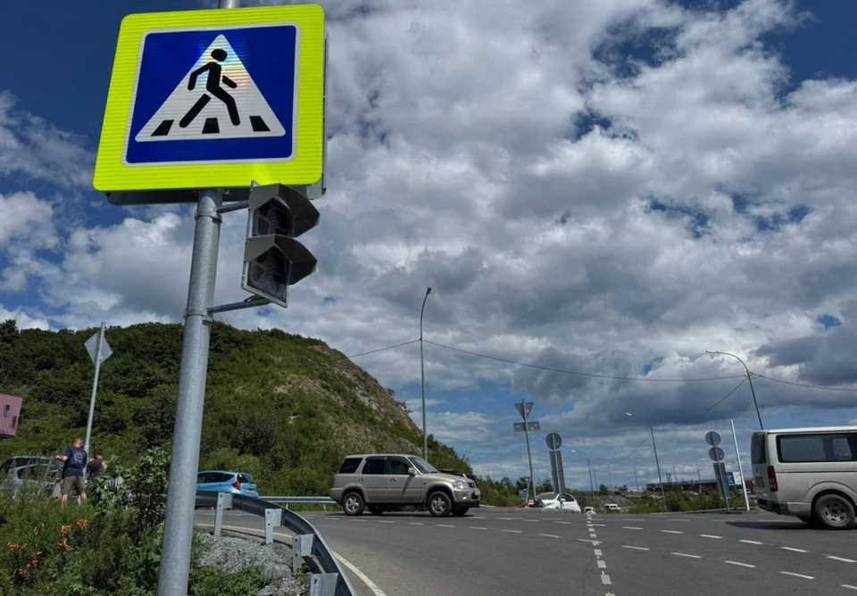 Светофор обещают подключить до 31 августа. Фото: пресс-служба администрации Владивостока.