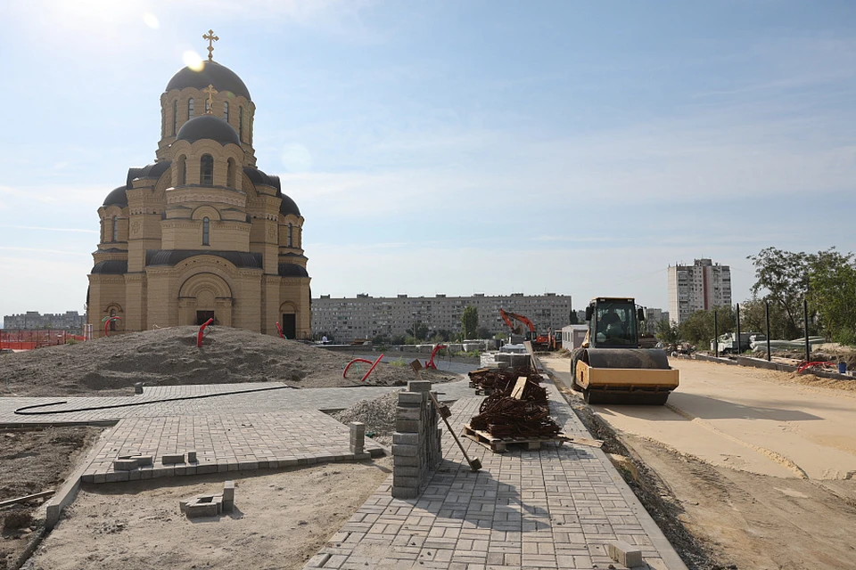 Огромную территорию рядом с Храмом Иоанна Кронштадтского благоустроят - здесь будет семейный парк. Фото: администрация области.