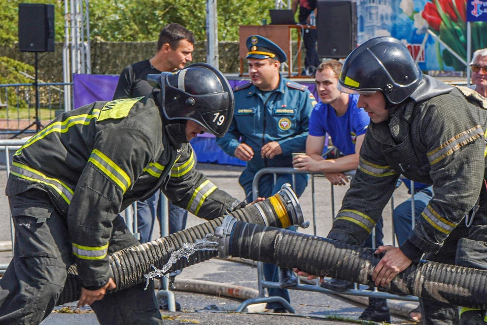 В Петербурге прошли соревнования среди пожарных. Фото: ГУ МЧС России по Санкт-Петербургу