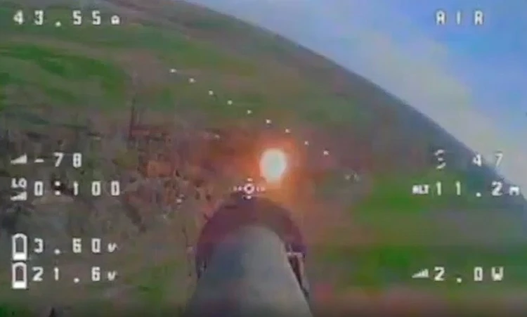 Гвардейцы подняли в небо FPV-дроны с «Мухами»