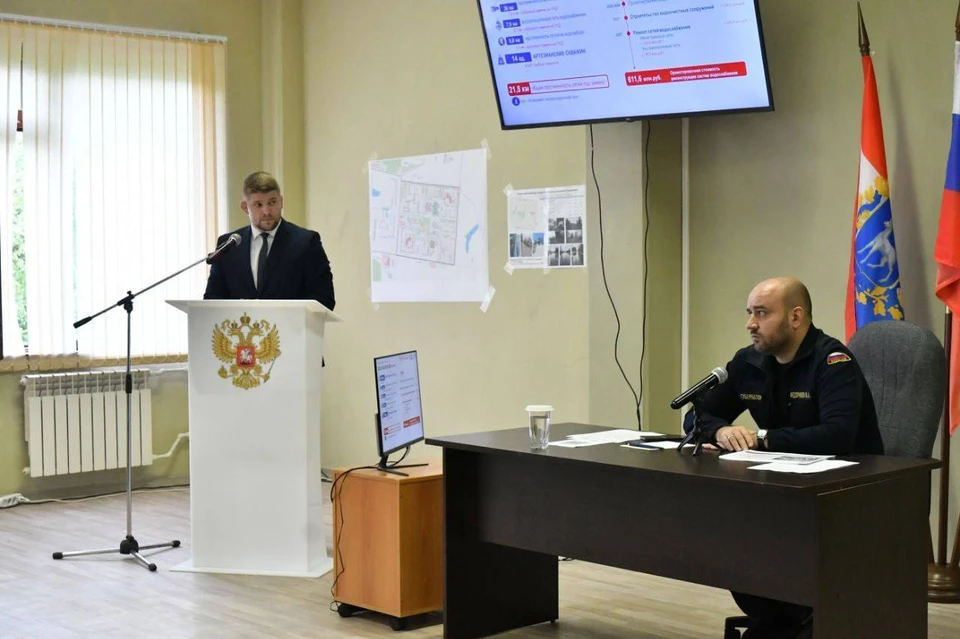 В рамках совещания обсуждали вопросы здравоохранения, ЖКХ, строительства и т.д.