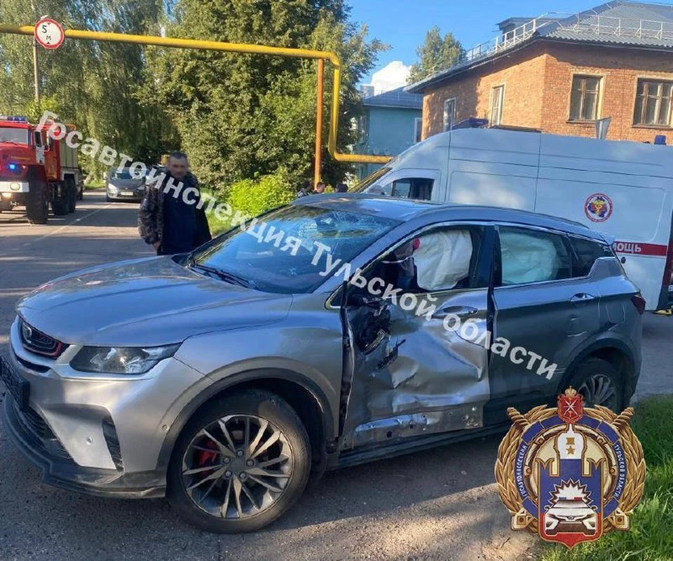 В Донском двое подростков на питбайке столкнулись с автомобилем.