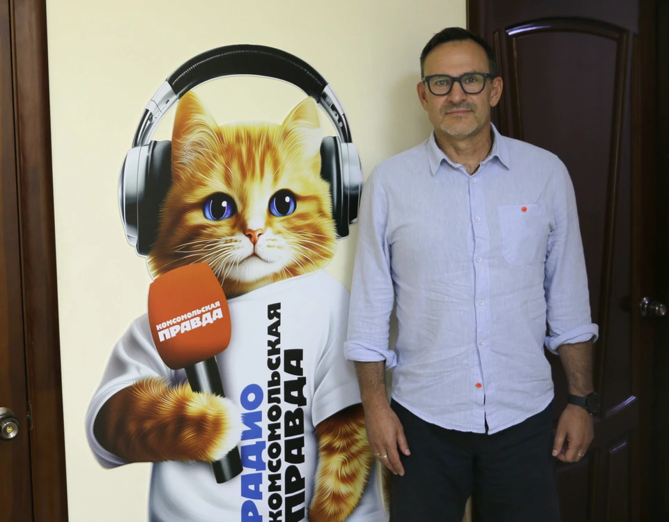 Владелец оздоровительного лагеря «Детская республика «Поленово» Николай Зимин в студии радио "Комсомольская правда" в Туле.