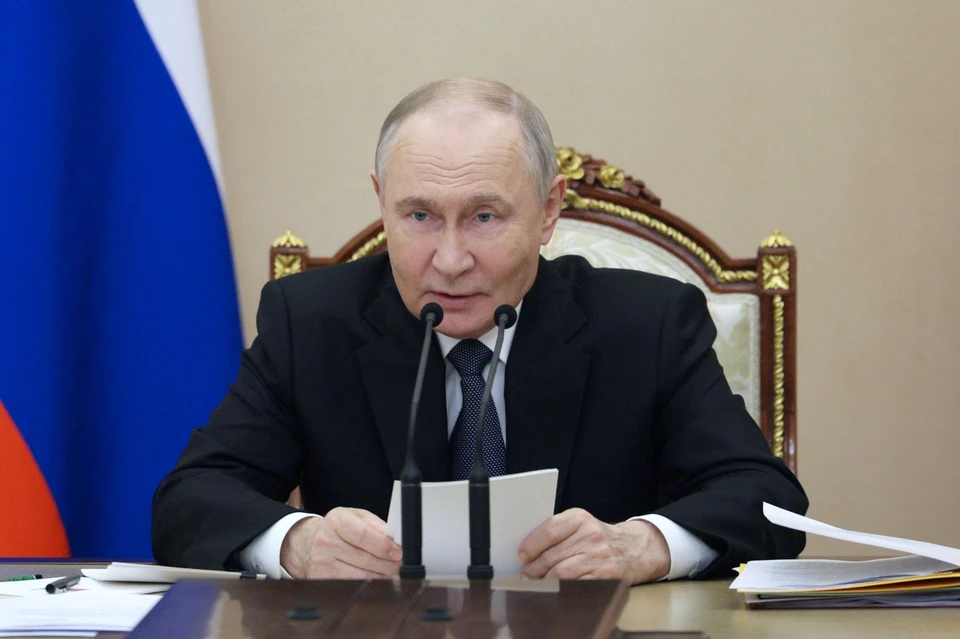 Президент Путин провел совещание в Кремле перед поездкой на Аляску