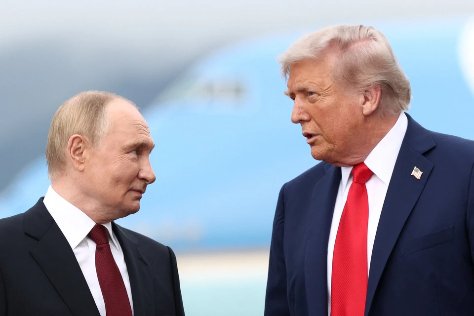Специалист по чтению по губам расшифровал, что сказал Трамп Путину при встрече.