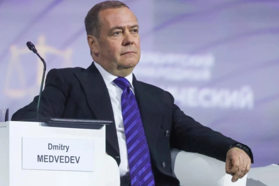 Медведев: РФ и США возложили ответственность за решение конфликта на ЕС и Киев