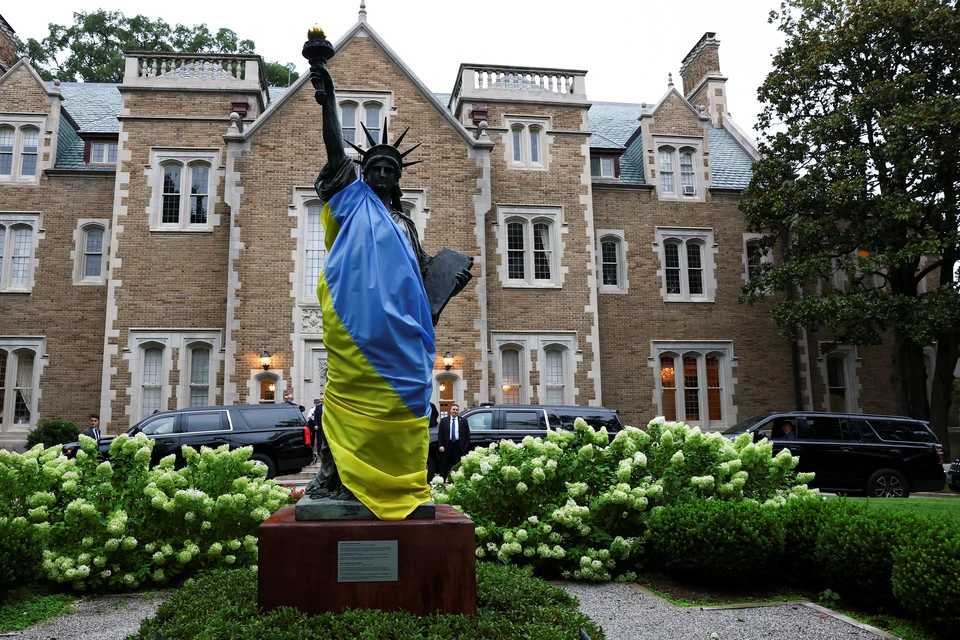 США депортировали первую группу украинских мигрантов на родину