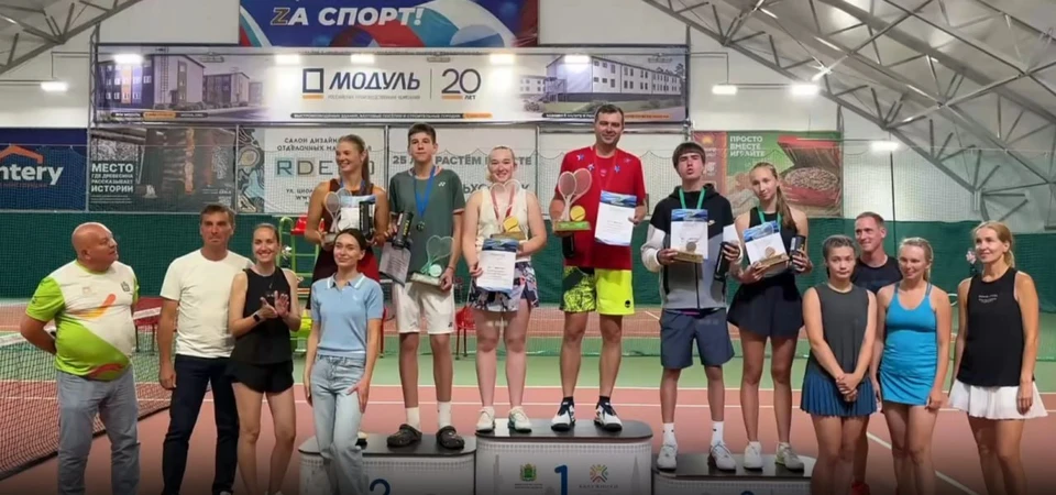 Калужские теннисисты выиграли чемпионат области в миксте.