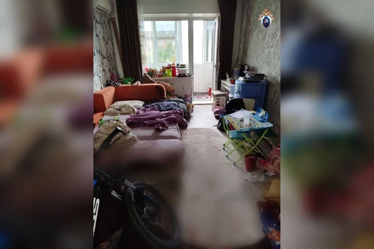 «Маму нужно спасать»: в Хакасии ревнивец расправился с сожительницей и отрезал палец ее дочери