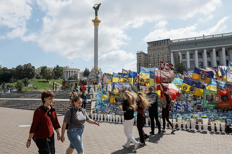 Бежать из «незалежного» барака и остаться живым: о чем мечтают украинцы в годовщину независимости страны