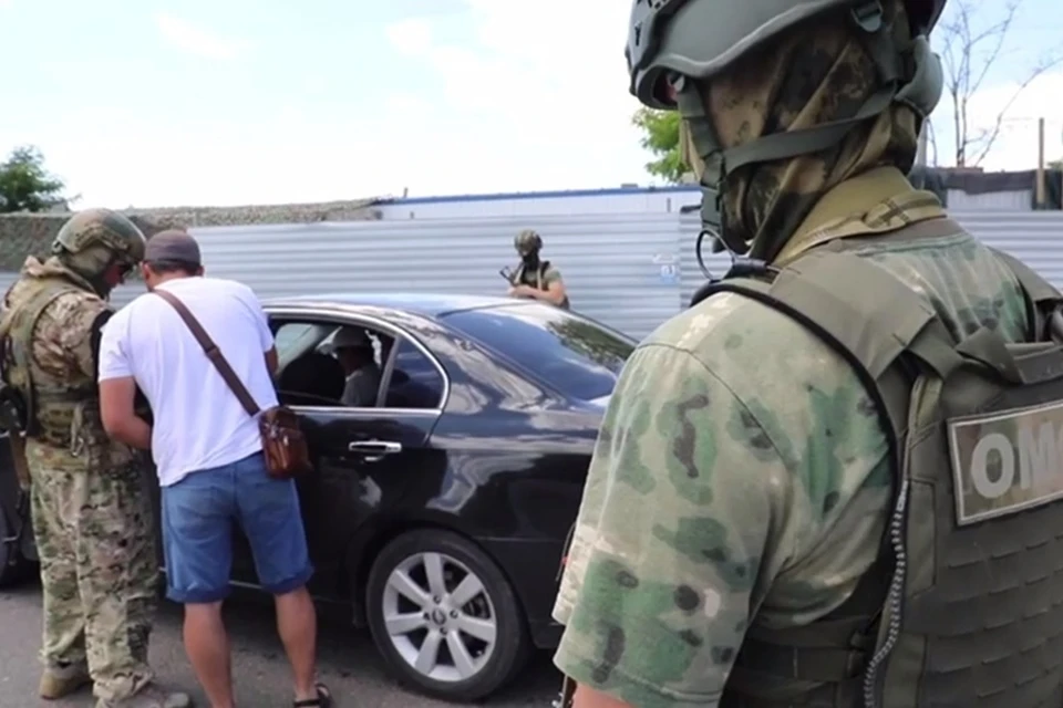 За прошлый месяц росгвардейцы на КПП в ДНР проверили более 120 тысяч машин. Фото: Росгвардия