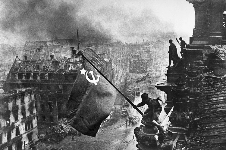 Против Гитлера воевали и немцы, и даже Гитлер: Кто на самом деле ковал победу над фашизмом