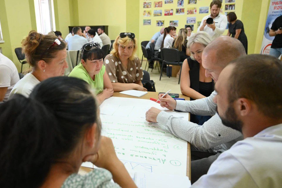 Активисты Каховского округа учатся грамотно разрабатывать социальные проекты Фото: администрация Каховского округа
