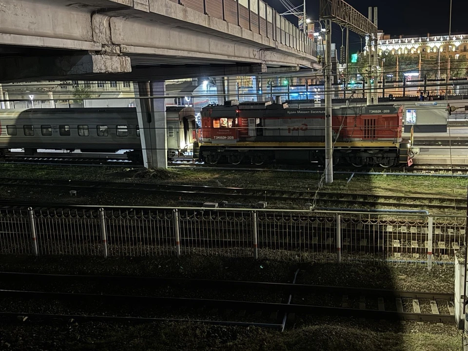 Ночное ЧП вызвало задержку поездов.