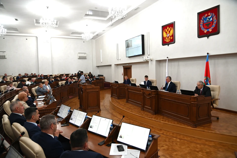 28 августа в ходе очередной сессии депутаты АКЗС утвердили ряд значимых законодательных инициатив