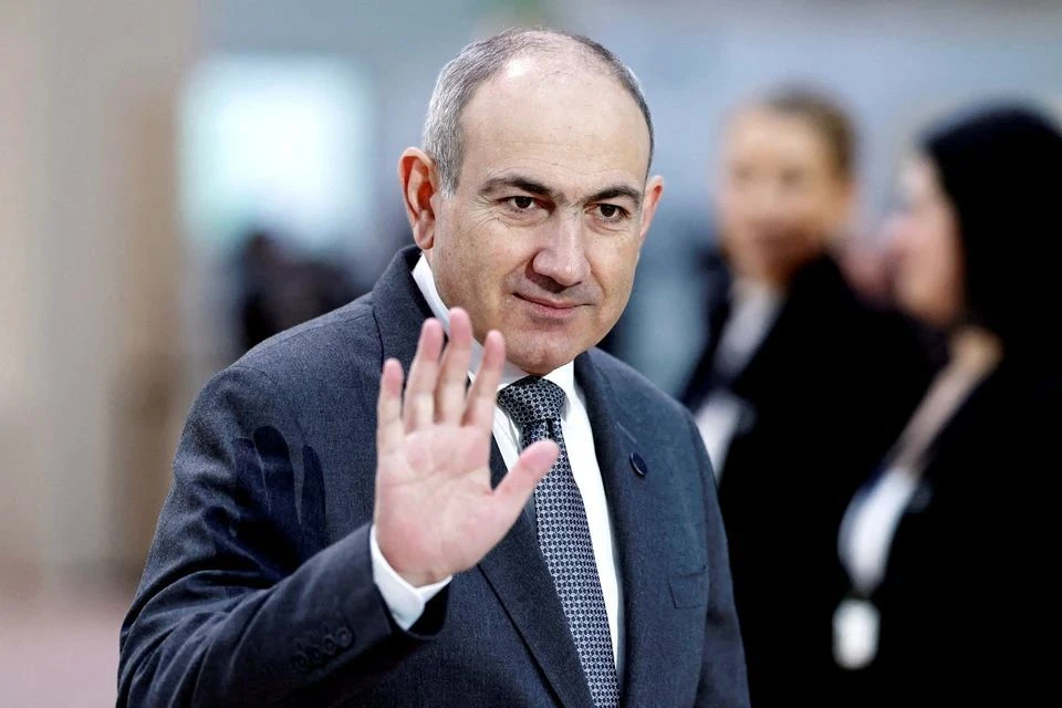 Пашинян уволил выступившего против его решения чиновника