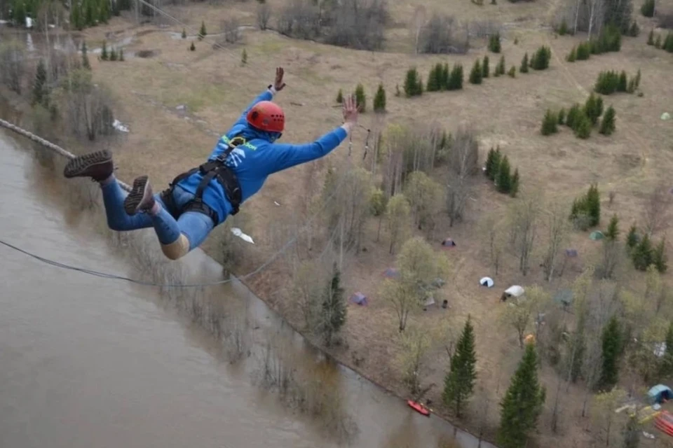 Погибшая не в первый раз прыгала с такой высоты. Фото: vk.com/pavlovsk_23block