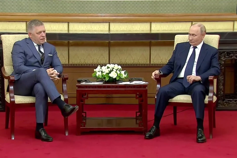 В Пекине состоялась встреча президента России Владимира Путина с премьер-министром Словакии Робертом Фицо.