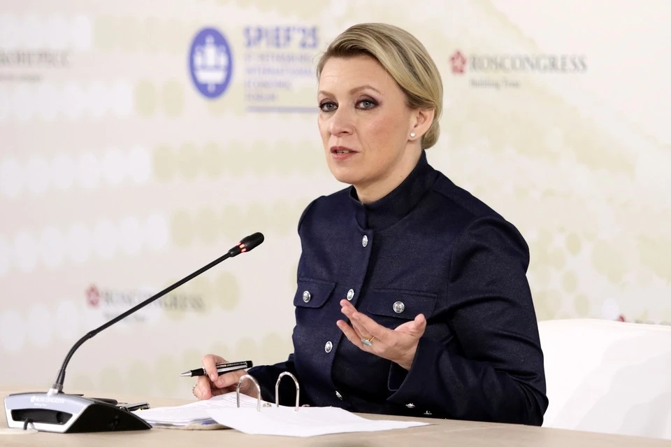 Захарова: Зеленский сильно зависим от неких препаратов