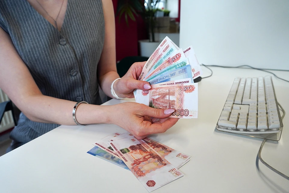 Женщины готовы работать за меньшие деньги, чем сильный пол