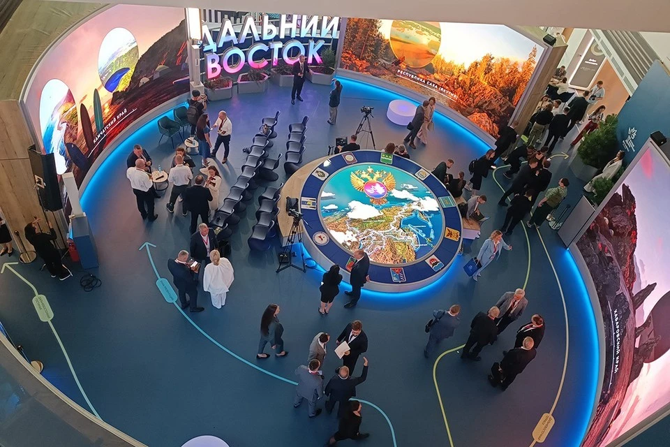 10-й Восточный экономический форум, компании и госструктуры пытаются перещеголять друг друга в креативе.