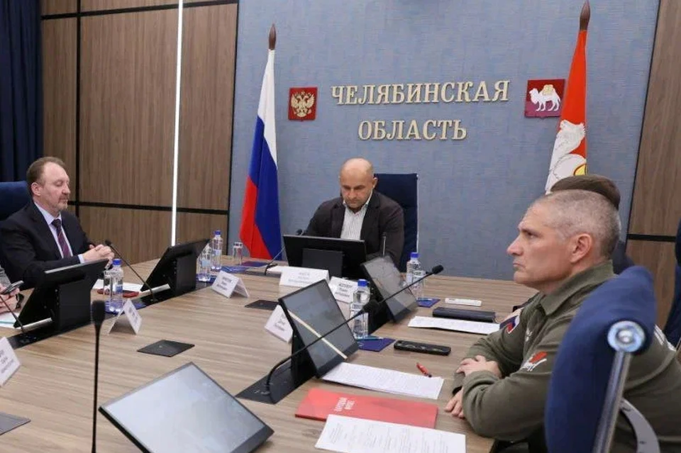 Полпред в УрФО Артем Жога (в центре) и руководитель челябинского ОНФ Денис Рыжий (справа). Фото: ОНФ