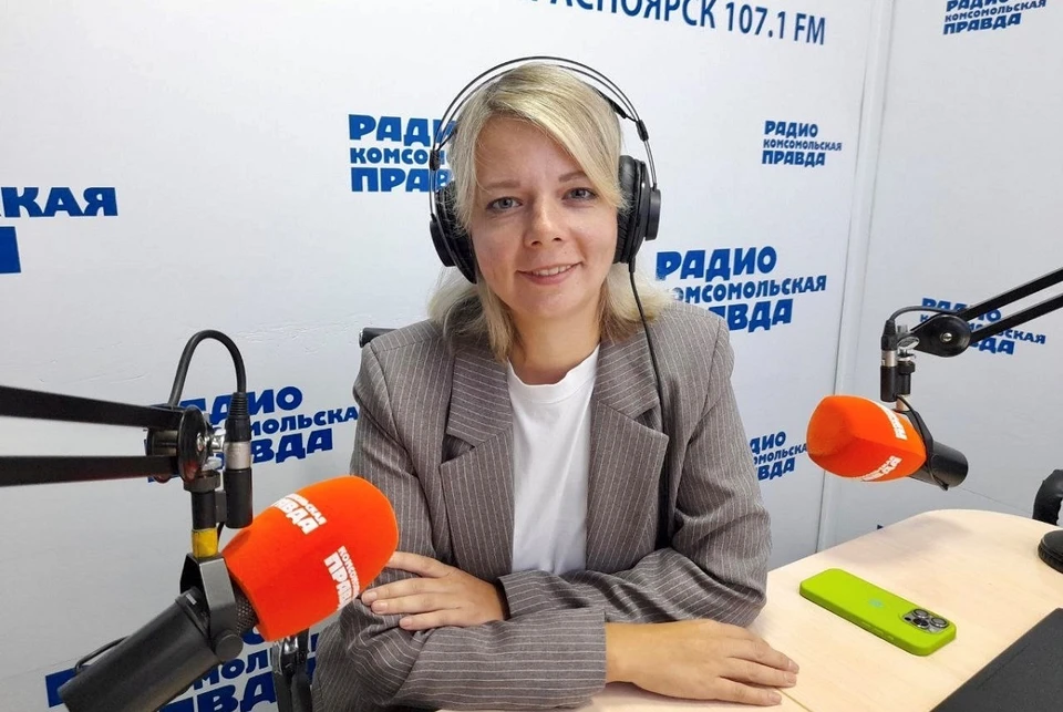 Ванда Карпинская в студии радио «Комсомольская правда». Фото из личного архива героини