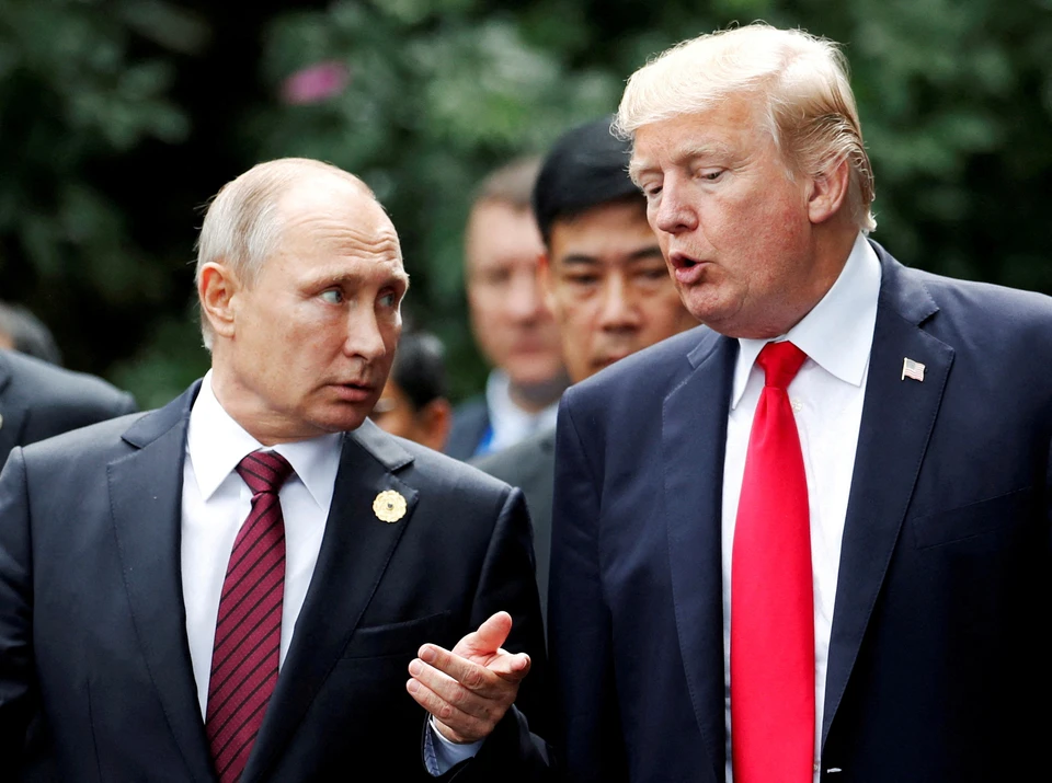 Песков: Все собеседники Путина в мире приветствуют его диалог с Трампом