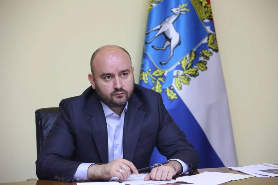 Губернатор предложил председателю правительства два варианта, где он может продолжить работать. Фото: телеграм-канал Вячеслава Федорищева