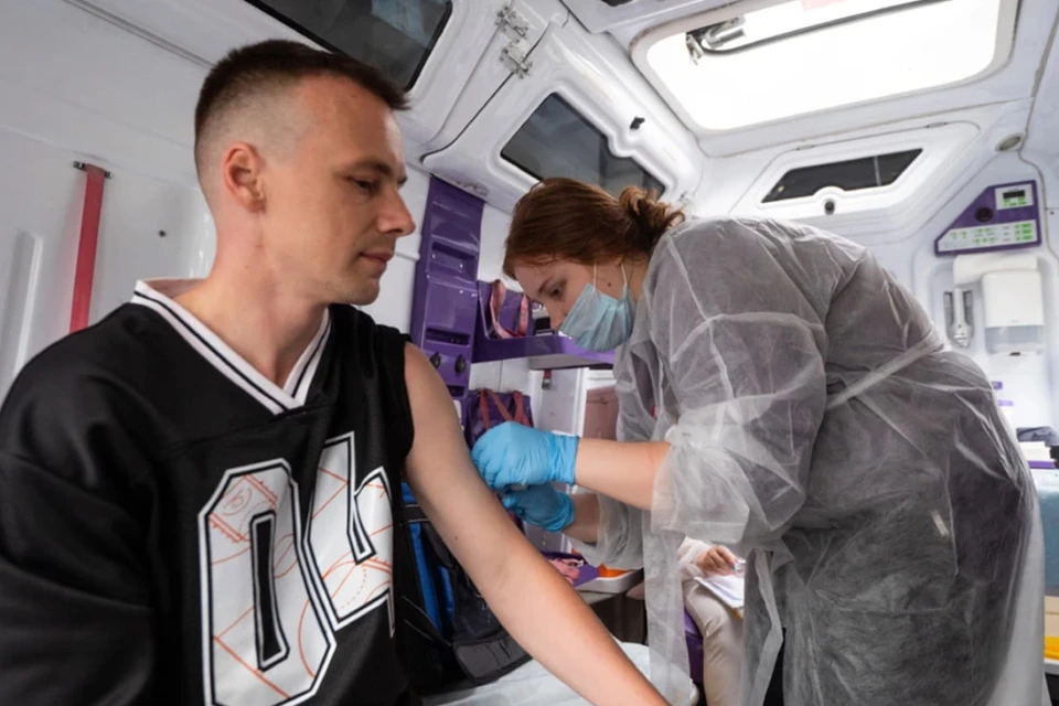 Всего в Северную столицу поступит 2,6 млн доз вакцины.