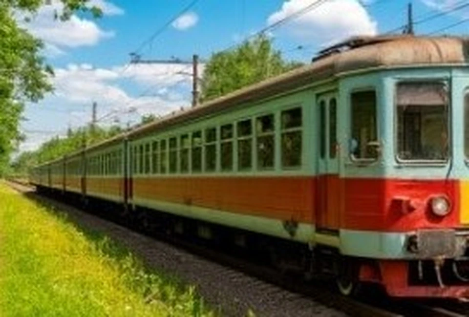 Полиция обнаружила тело подростка на крыше электрички в Калужской области.