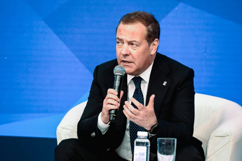 Медведев считает, что Евросоюз подогревает идею отторжения Финляндией части РФ