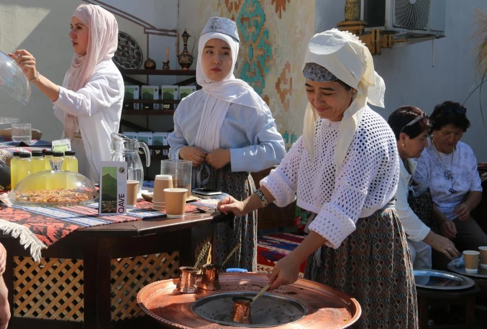 Кофе варят с улыбкой и хорошим настроением