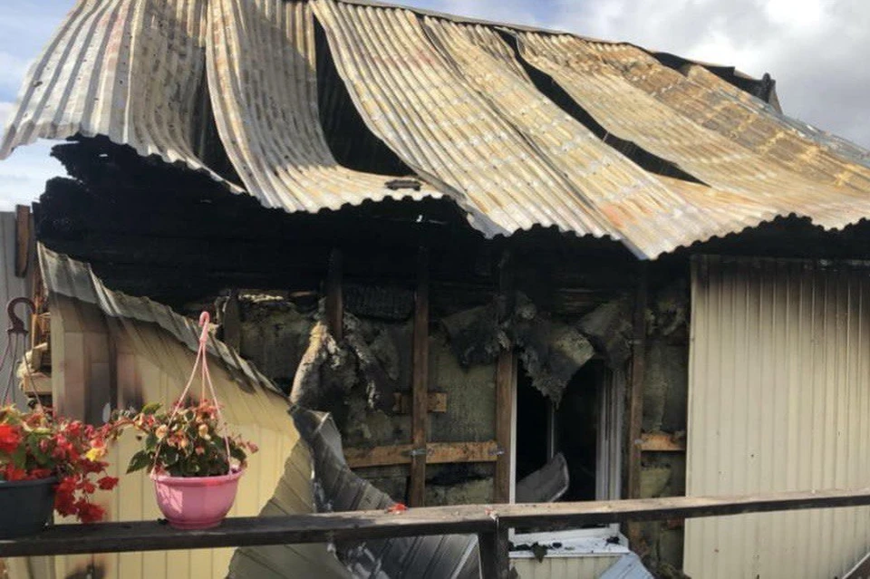 Женщина погибла на пожаре на улице Читинской в Иркутске.