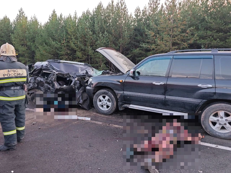 В своем прицепе водитель "Рено" вез асфальтовую крошку. Фото предоставлено источником "КП-Пермь"
