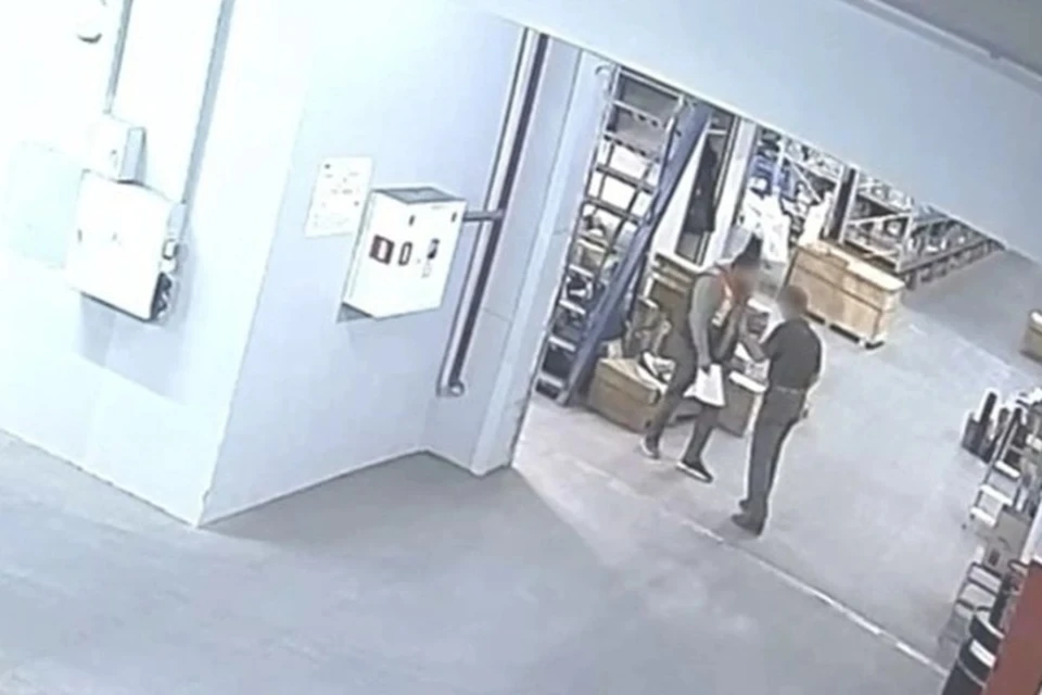 Мужчина погиб на рабочем месте после скандала с клиентом в Магадане