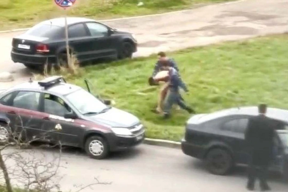 Мужчину задержали. Фото: Росгвардия по Петербургу и Ленобласти