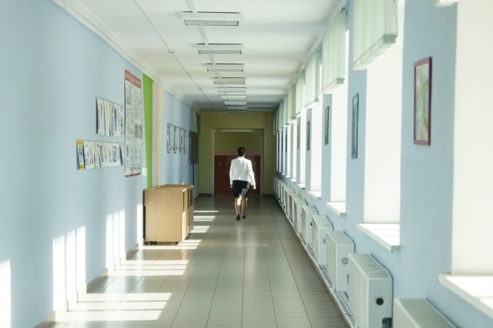 В школах Сыктывкара запретили детям выходить из здания на переменах.