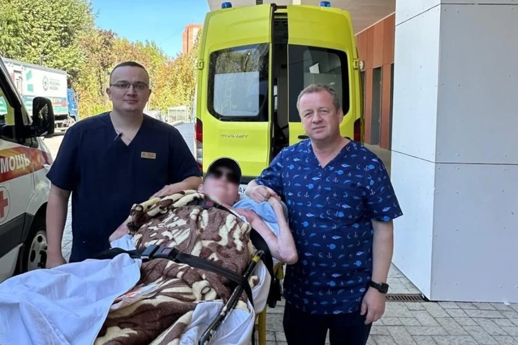 Снимали на телефон вместо звонка в «скорую»: В Ростове спасли подростка, который получил ожог 90% тела после удара током