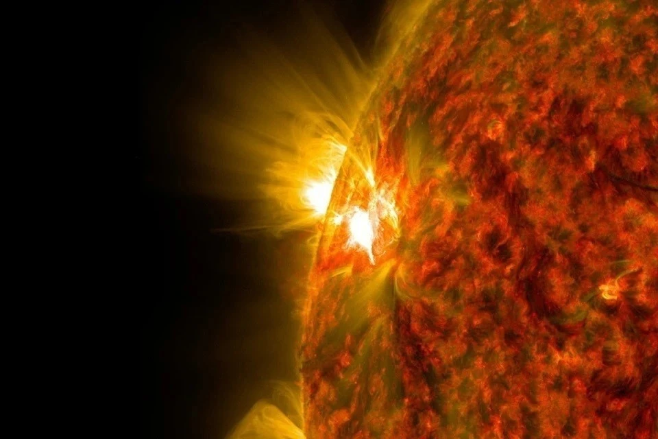 На Солнце 20 сентября случилась мощная вспышка класса М