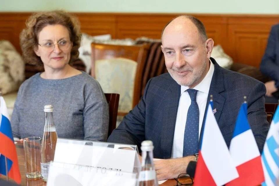 Внук де Голля назвал новые санкции Киева борьбой со сторонниками мира. Фото: Telegram-канал главы Крыма Сергея Аксенова