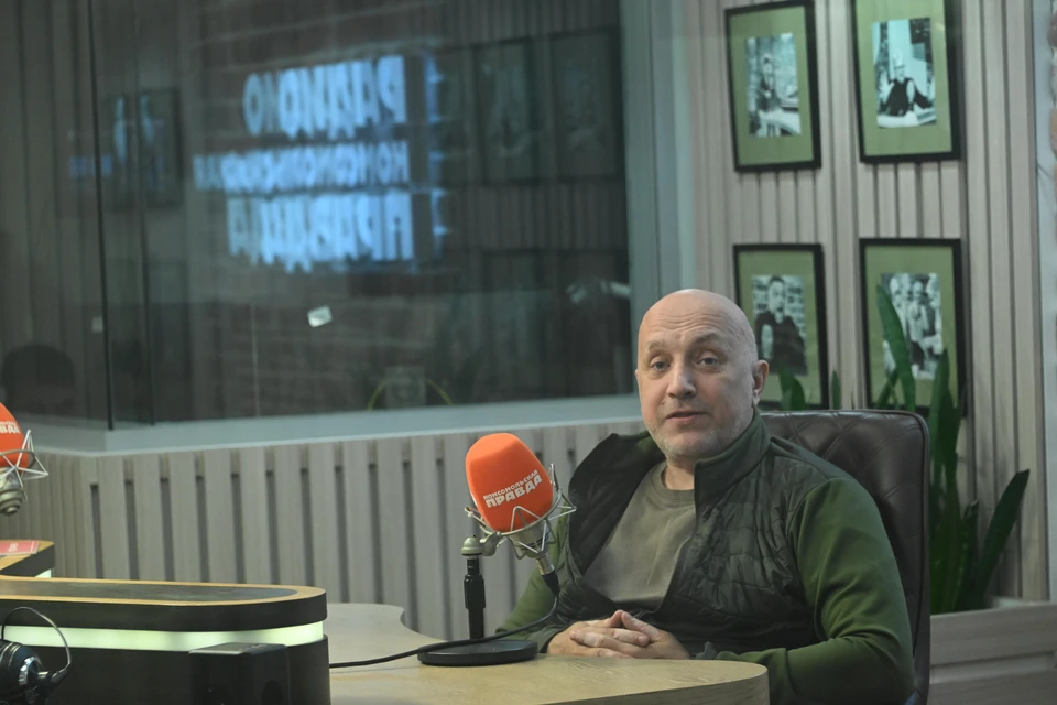 Писатель отметил, что многие украинцы формально поддерживают курс власти из-за давления пропаганды