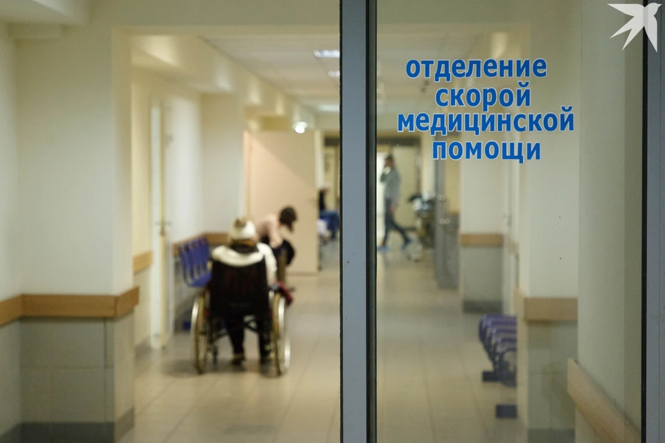 При возникновении подозрения на инфаркт следует срочно вызвать бригаду скорой помощи.