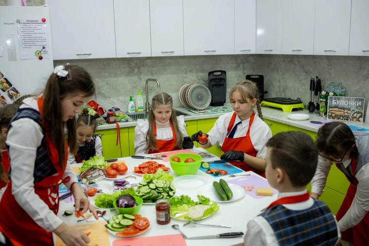 Более 800 тысяч школьников и педагогов стали участниками «Школы питания»